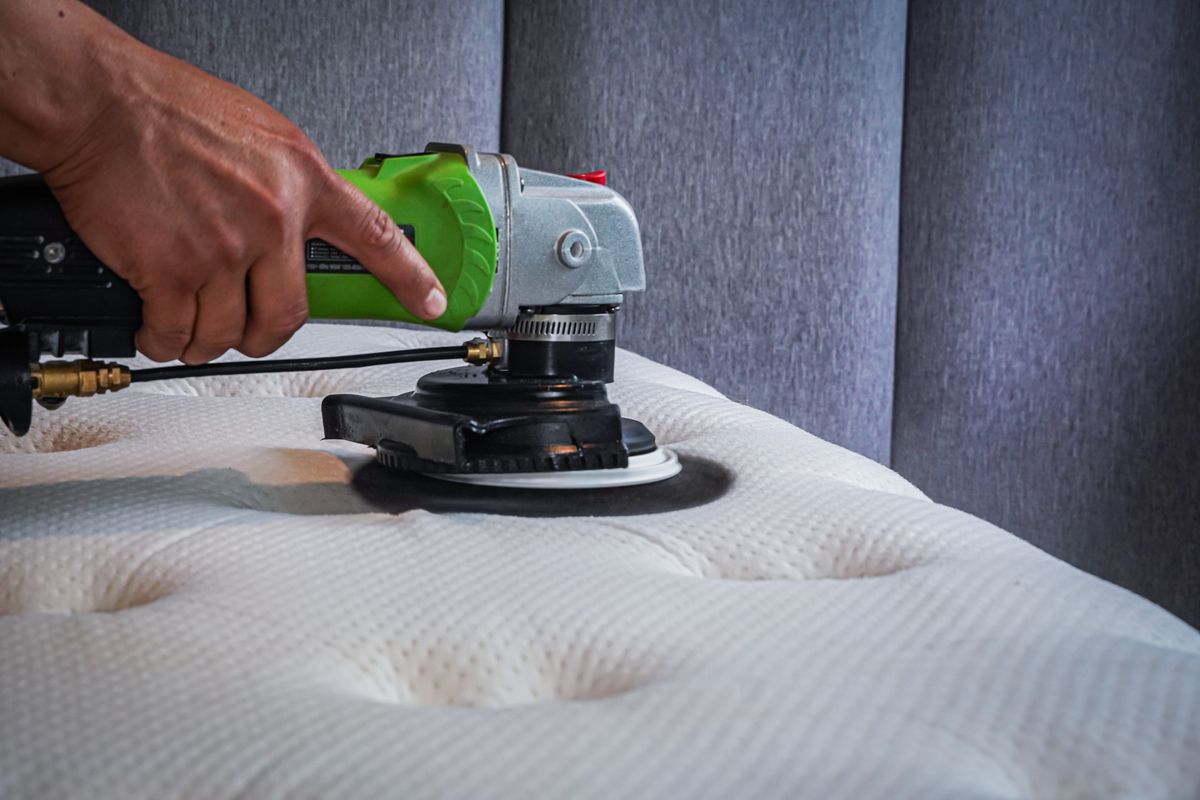 Limpieza de colchón con máquina rotativa, El Mágico